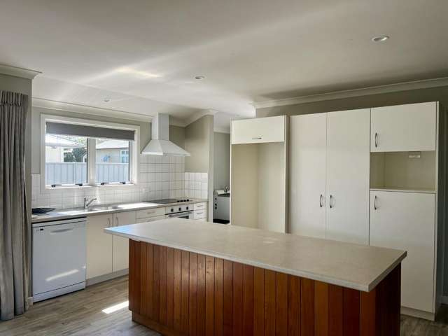 1013b Beatty Street 10490_3