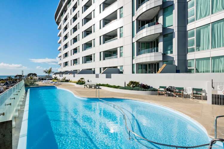 1111/11 Tamariki Avenue Orewa_22