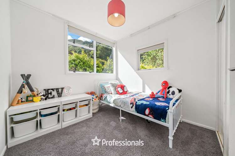 215 Whites Line East Waiwhetu_11