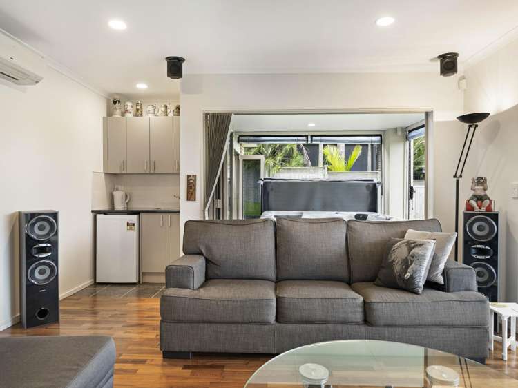 8 Tui Brae Beachlands_24