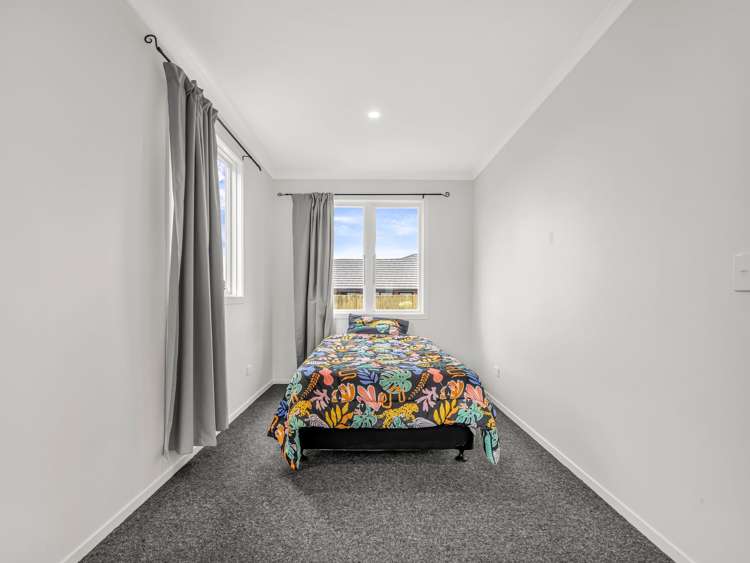 22 Sunrise Avenue Owhata_12