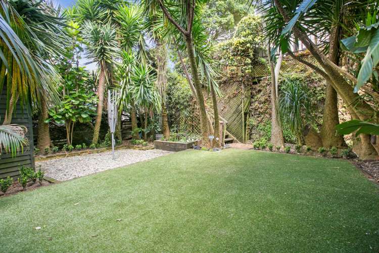 29 Seccombes Road Epsom_12