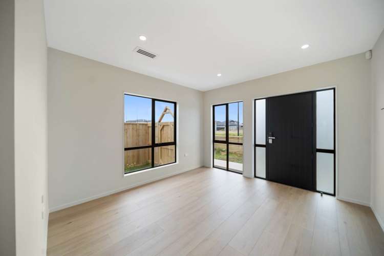 7 Whata Street Clarks Beach_24