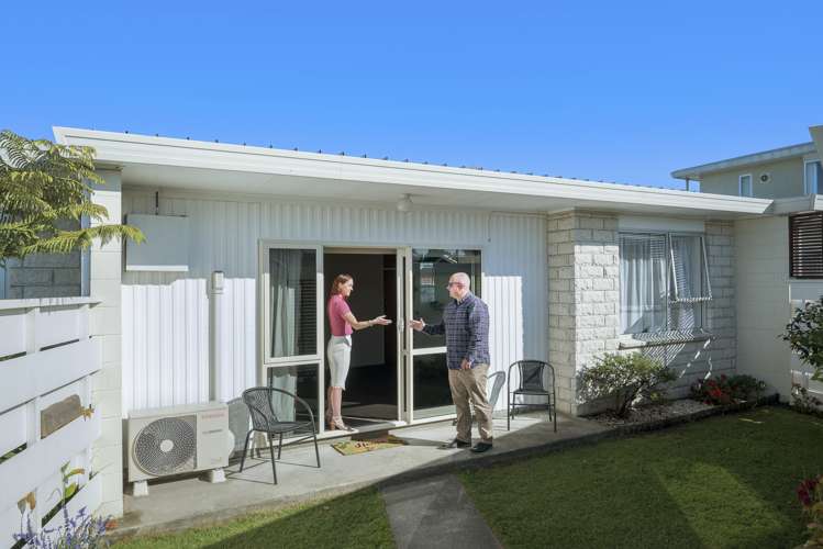 2/44 Rogers Street Blenheim Central_3