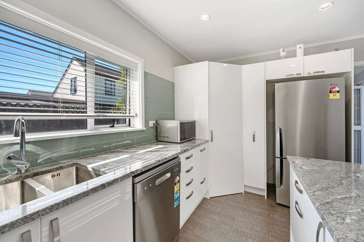 2 Cambridge Terrace Taradale_11