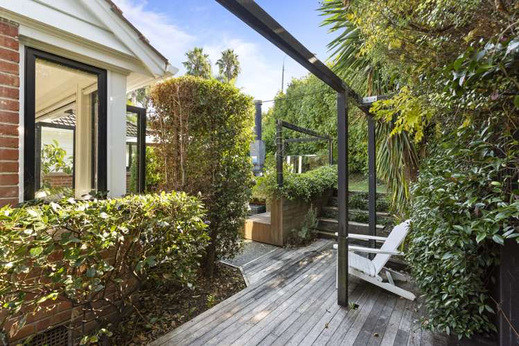 261 Lake Road Belmont_13