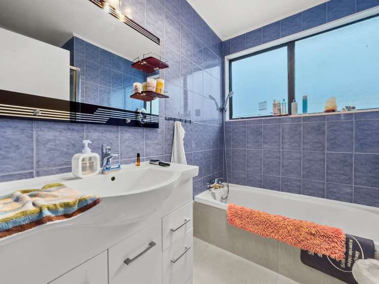 3/1 Rebecca Rise Clendon Park_10