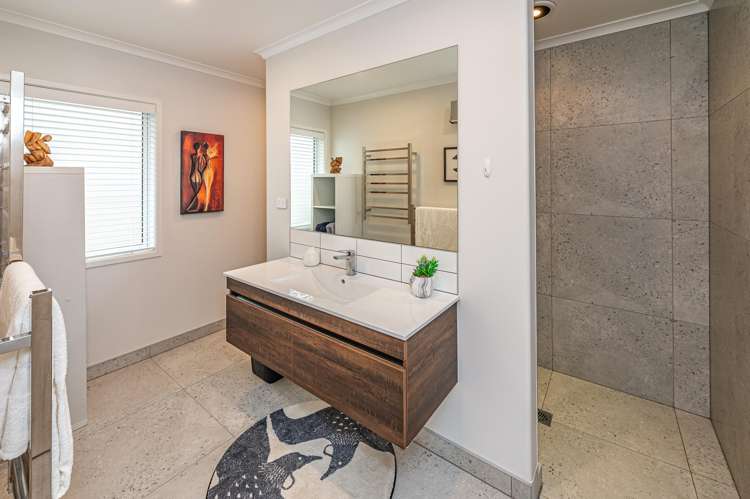 34 Tirimoana Place Otamatea_14