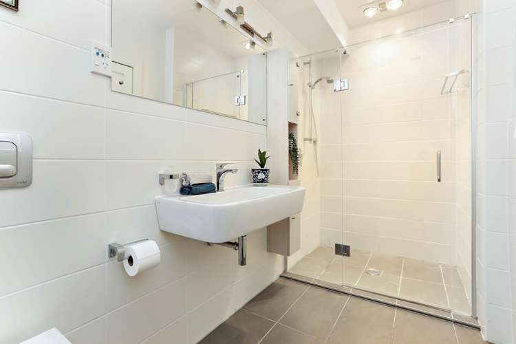 40 Tawera Road Greenlane_17