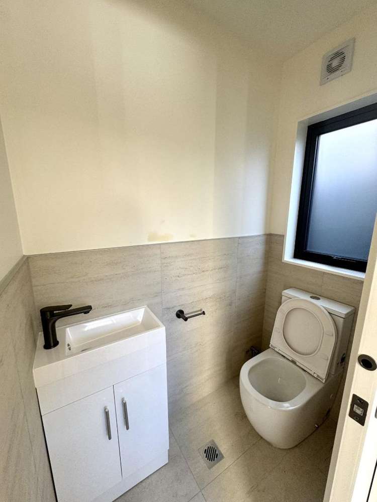 8a Gorrie Ave 1662_23