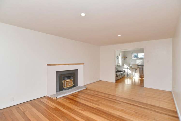 13 Lyndhurst Crescent Aranui_2