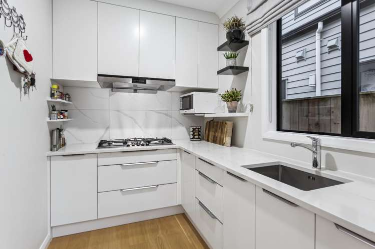 10 Tawatawa Street Long Bay_9