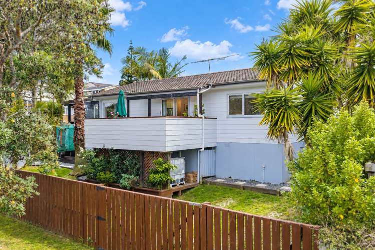 2/32 Hale Crescent Bayview_21