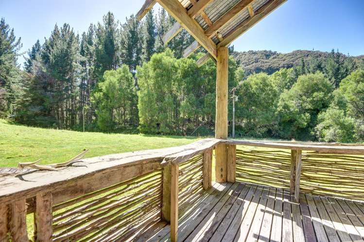 1529 Kauarapaoa Road Brunswick_17