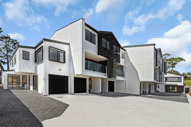 BRAND NEW DESIGNER HOME WITH 2 ENSUITES