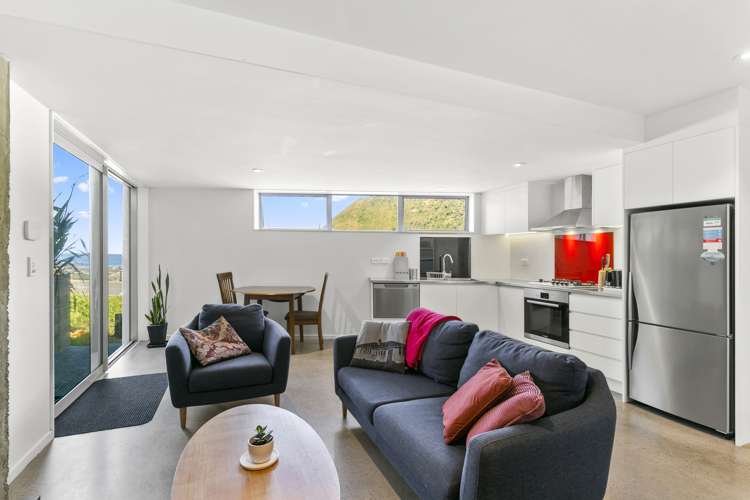 6 Owhiro Bay Parade Island Bay_20