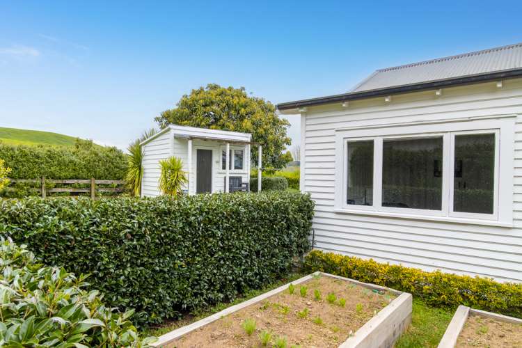 98 Hewson Road Rotoorangi_17