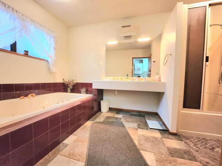 16 Coronation Street Moeraki_8