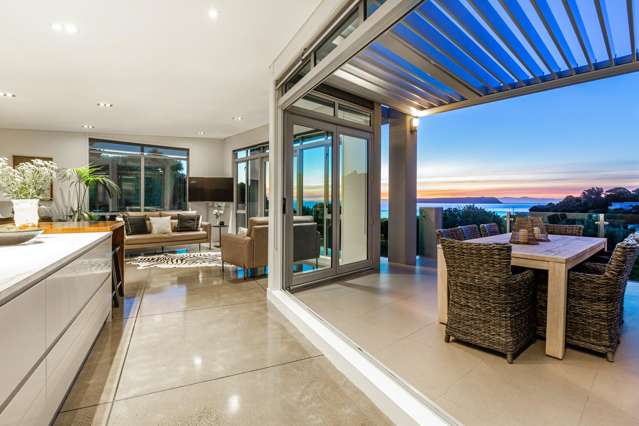 Luxury Living Overlooking the Ocean
