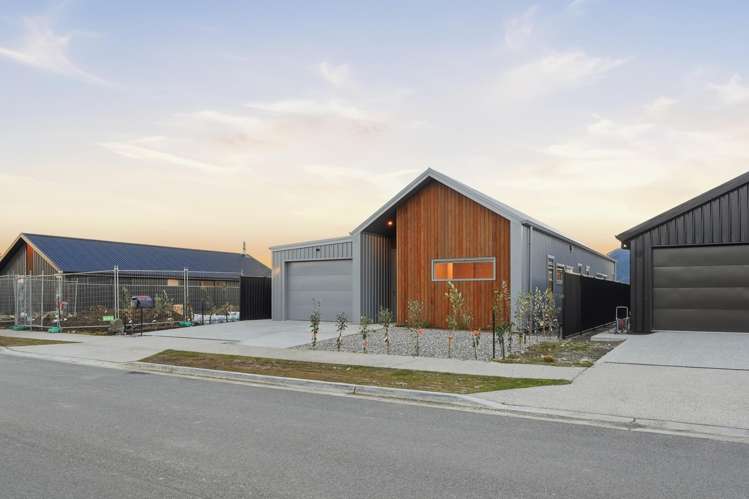 42 Burdon Loop Lake Hawea_18