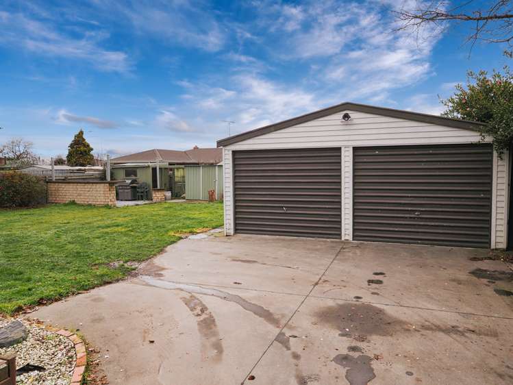 33 Reid Crescent Allenton_17