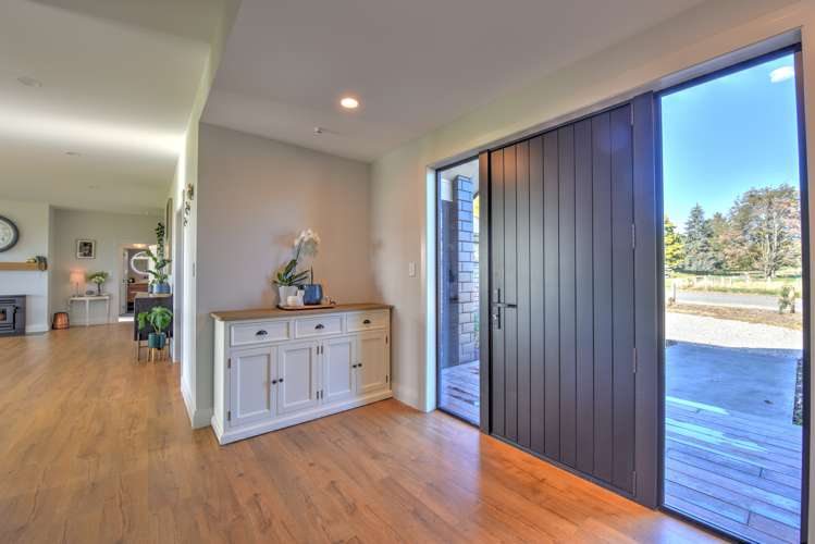 15 Cemetery Road Kuri Bush_18