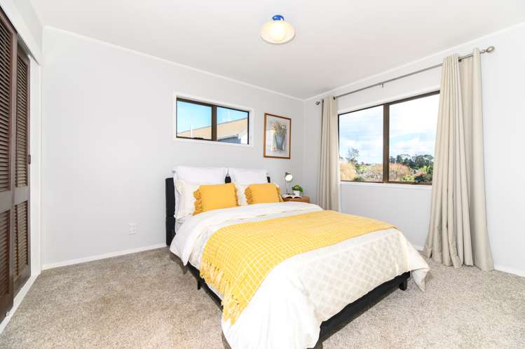 7 Castlewood Grove Blockhouse Bay_15