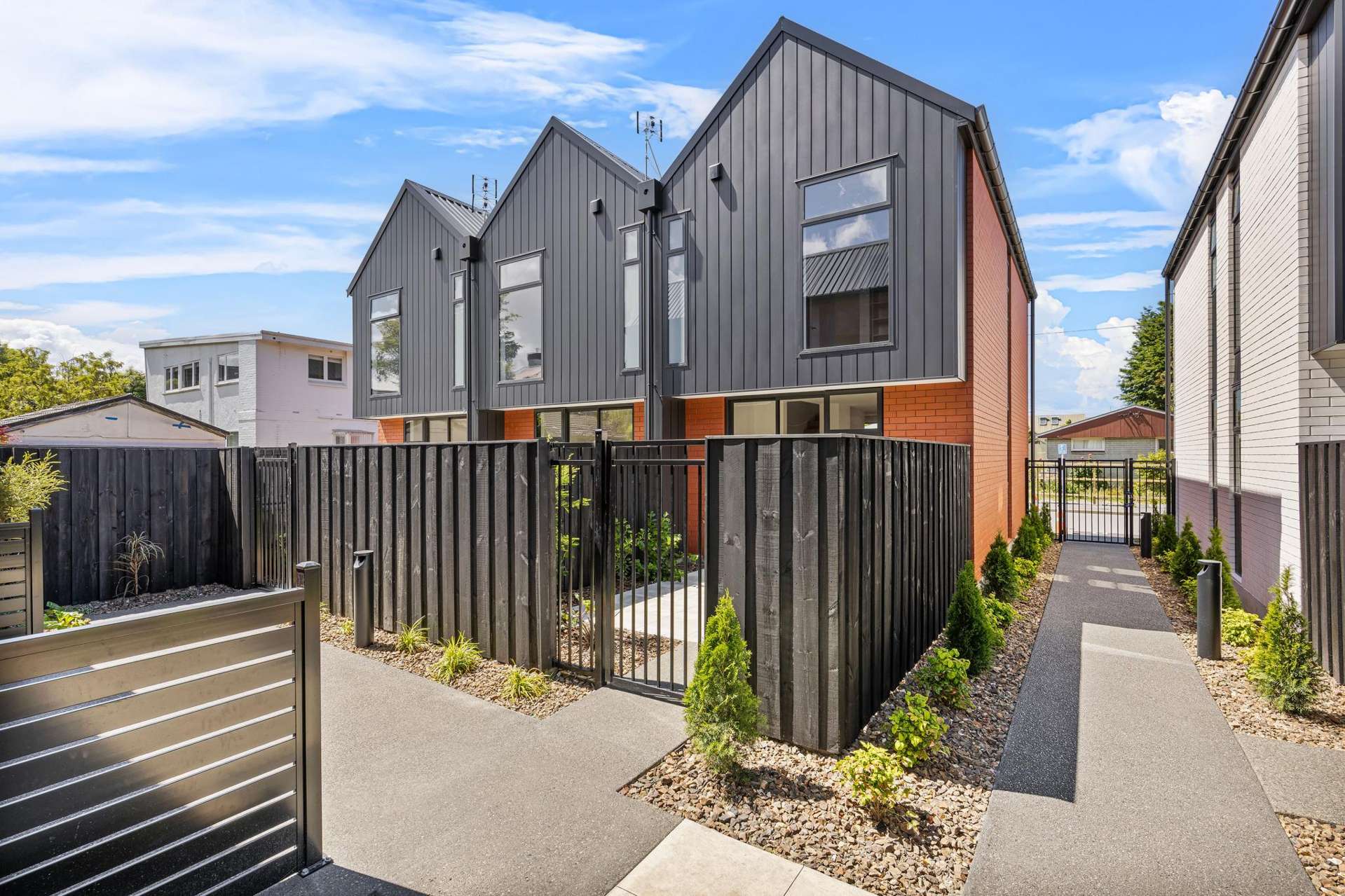 3/7 Donald Place Merivale_0