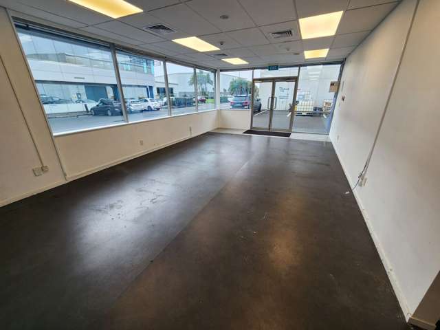 Unit B/3 Airpark Drive Mangere_4