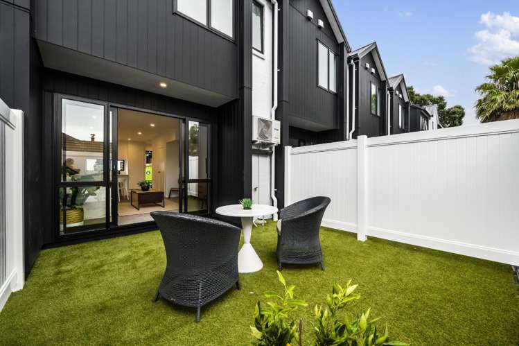 2/1 Grand View Road 1776_15