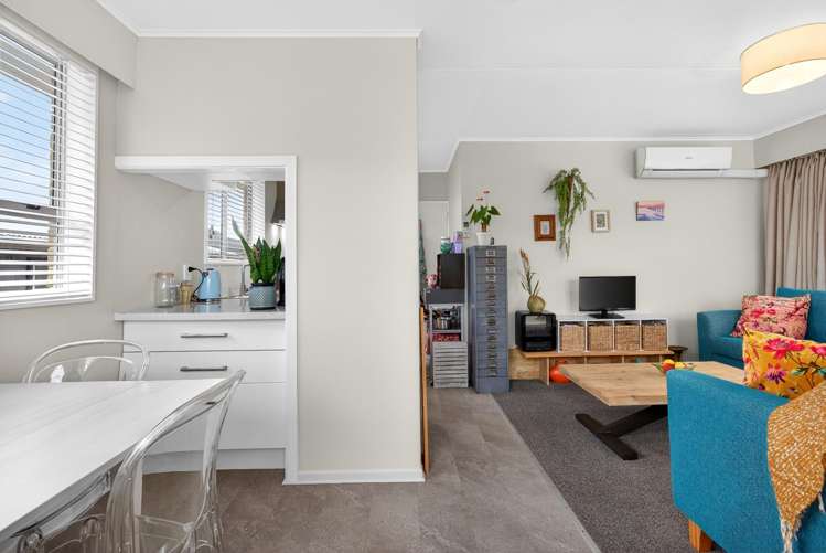 15A Pencarrow Crescent Wainuiomata_3