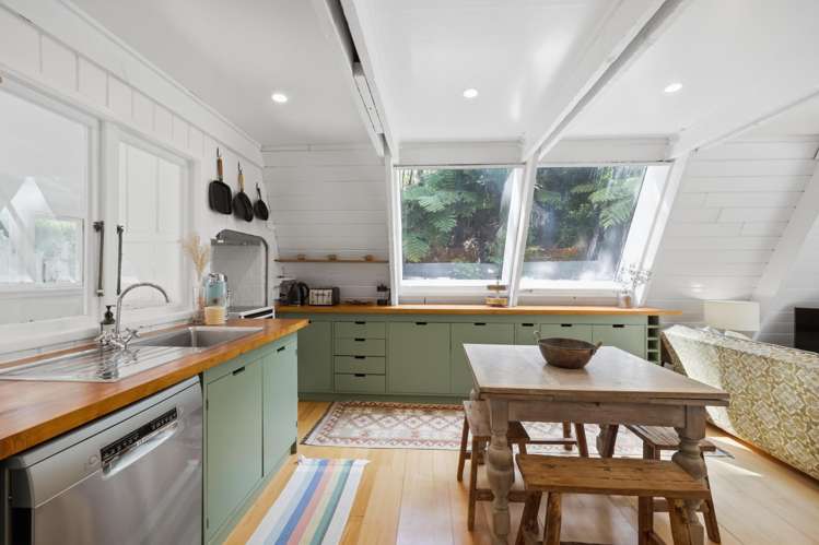 19 Crescent Road West Ostend_22