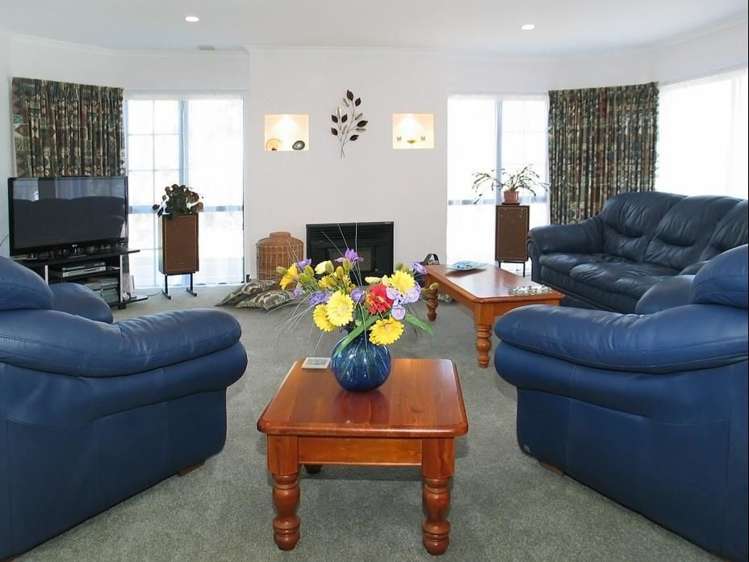 8 Scoresby Grove Whitby_26