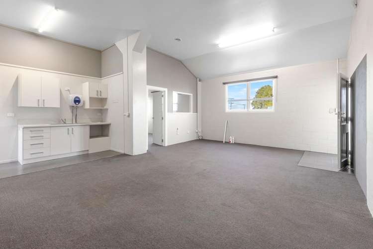 21 River Road Ngatea_1