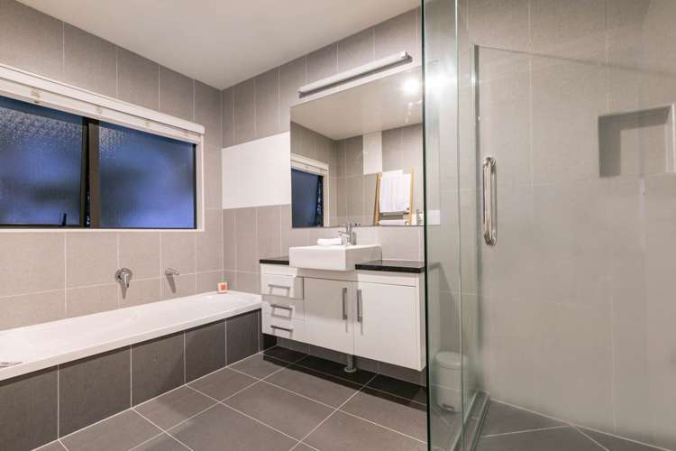 29 Huntington Park Drive Greenhithe_21