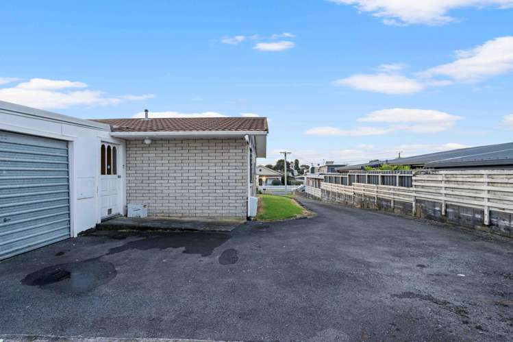 111 + 111A Hine Street New Plymouth_11