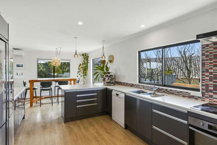 42 Hicks Crescent Waikanae Beach_17