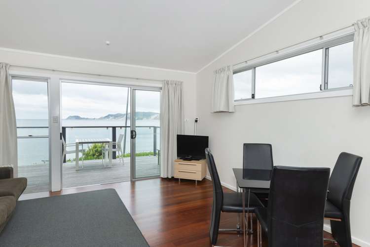 153 Beach Road Tokomaru Bay_15