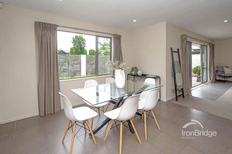 14 Charente Way Yaldhurst_7