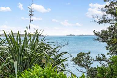 393 Riddell Road_2