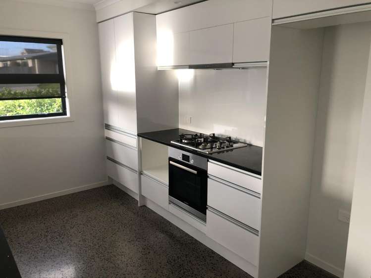 65 Featherstone Drive 2743_8