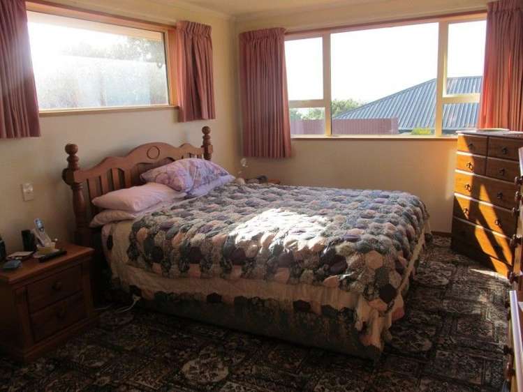 12 Osborne Street Riverton_13