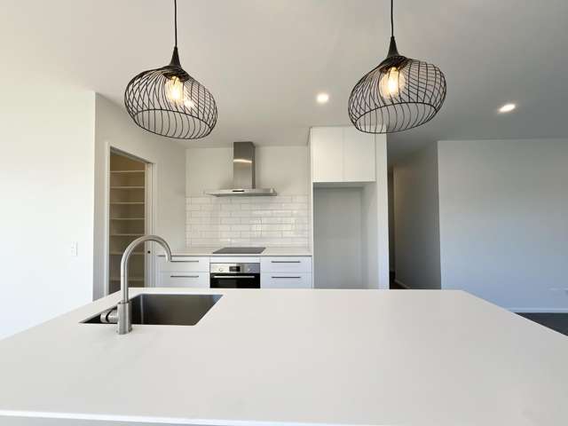 9 Accadia Drive 11103_1