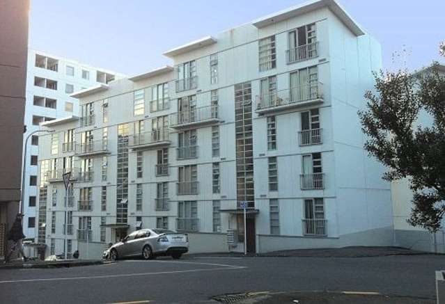 Sun-Drenched North-Facing 2-Bed | Both Bedrooms wi