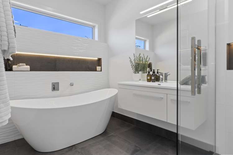38 Pukeko Way Kinloch_29