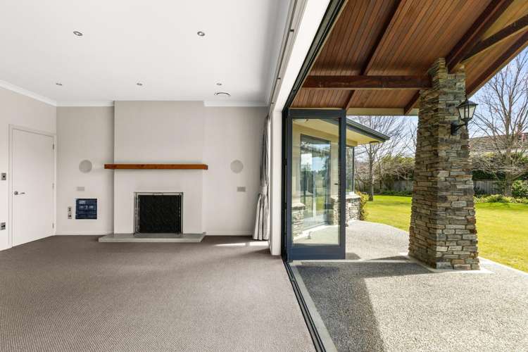 566 Lyndhurst Road Frimley_12