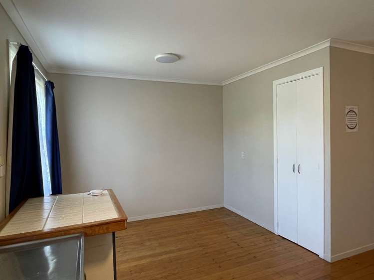 128 Edmonton Road Te Atatu South_4