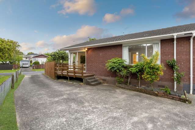 Owners on the Move! Must be Sold!