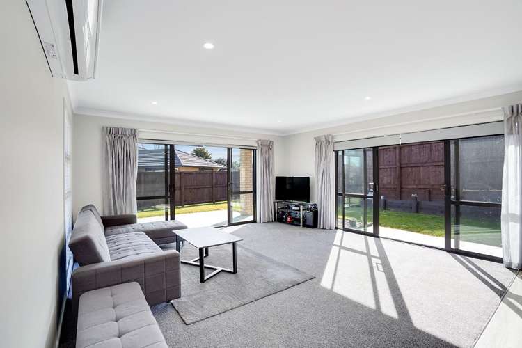 16 Andrew Hilton Close_4
