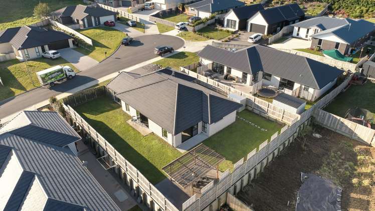 6 Antrim Glade Welcome Bay_17